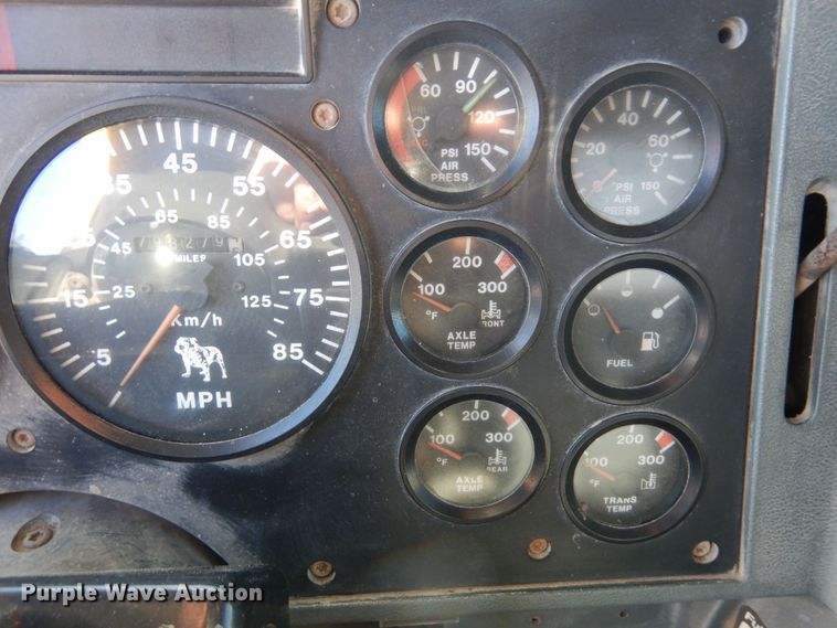 image for item DF8321 1990 Mack CH613  semi truck