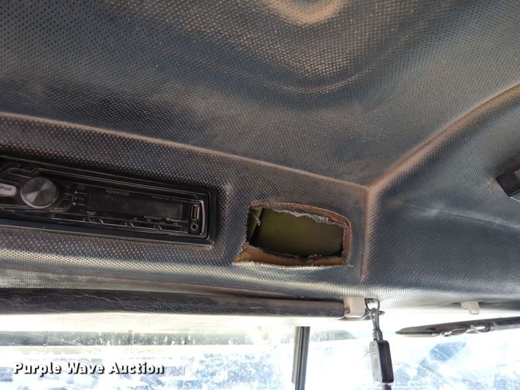 image for item DF8321 1990 Mack CH613  semi truck