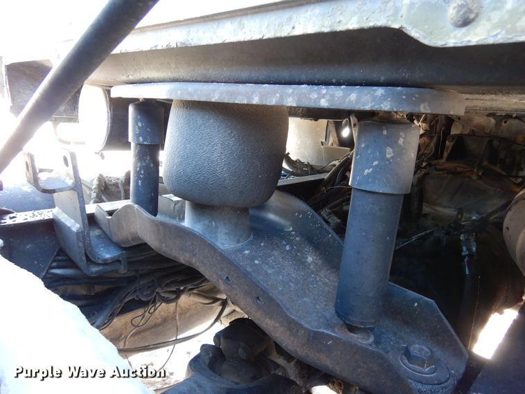 image for item DF8321 1990 Mack CH613  semi truck