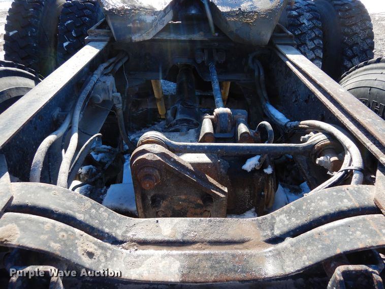 image for item DF8321 1990 Mack CH613  semi truck