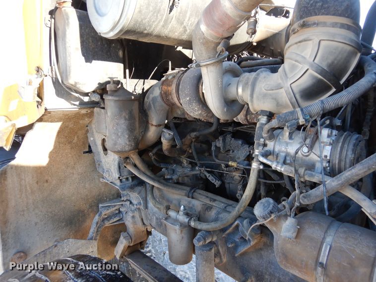 image for item DF8321 1990 Mack CH613  semi truck