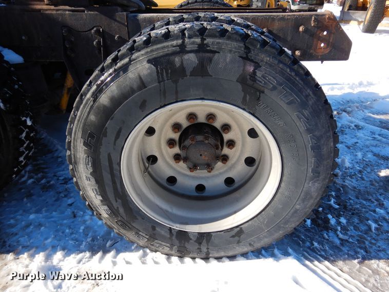 image for item DF8321 1990 Mack CH613  semi truck