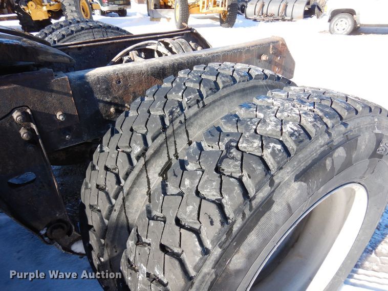 image for item DF8321 1990 Mack CH613  semi truck