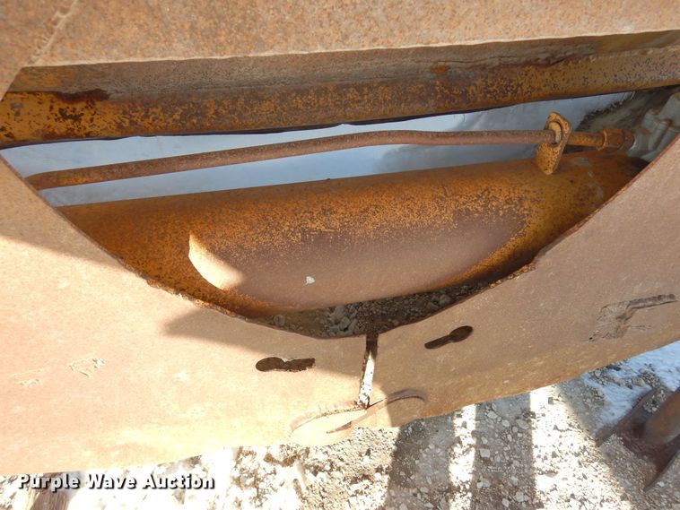 image for item DF8324 1986 Load King 1827  bottom dump trailer