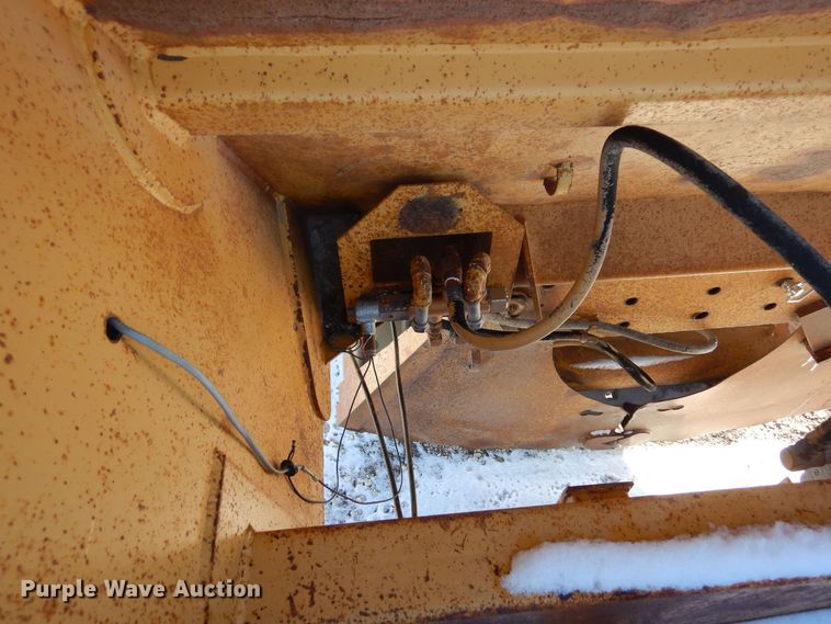 image for item DF8324 1986 Load King 1827  bottom dump trailer