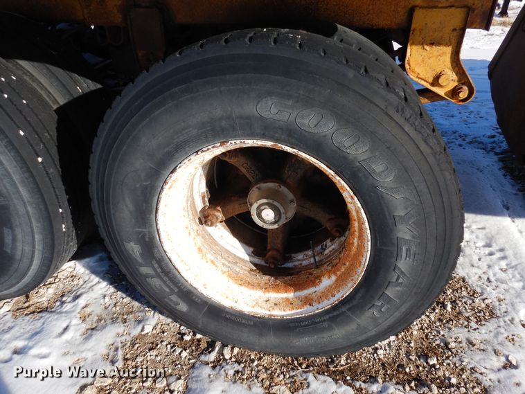 image for item DF8324 1986 Load King 1827  bottom dump trailer