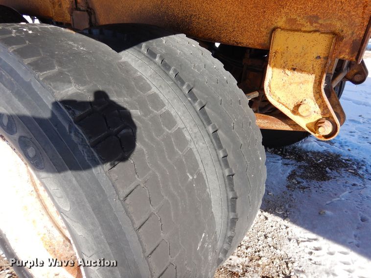 image for item DF8324 1986 Load King 1827  bottom dump trailer