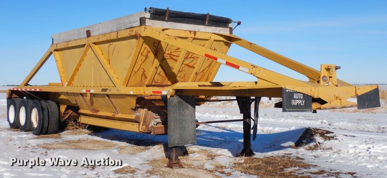image for item DF8325 1986 Red River  bottom dump trailer
