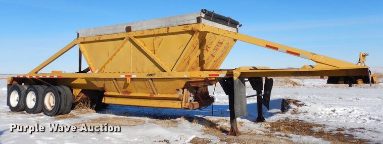 image for item DF8325 1986 Red River  bottom dump trailer