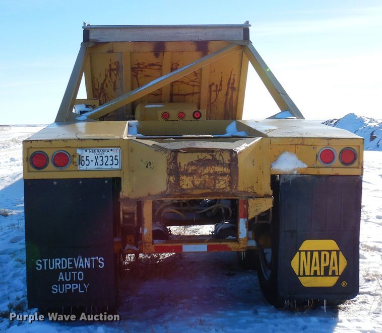 image for item DF8325 1986 Red River  bottom dump trailer
