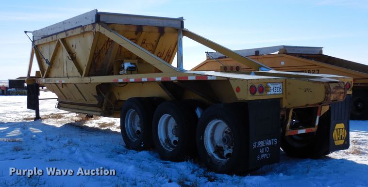 image for item DF8325 1986 Red River  bottom dump trailer
