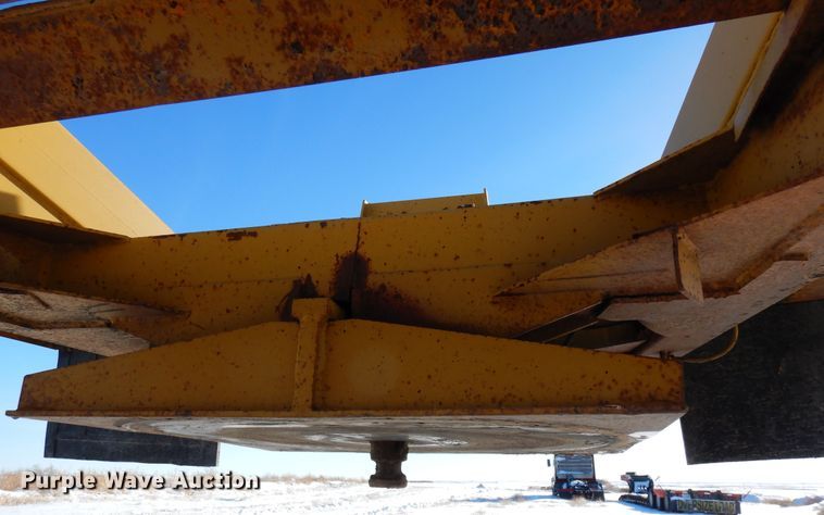 image for item DF8325 1986 Red River  bottom dump trailer