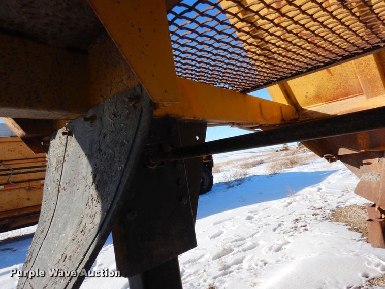 image for item DF8325 1986 Red River  bottom dump trailer