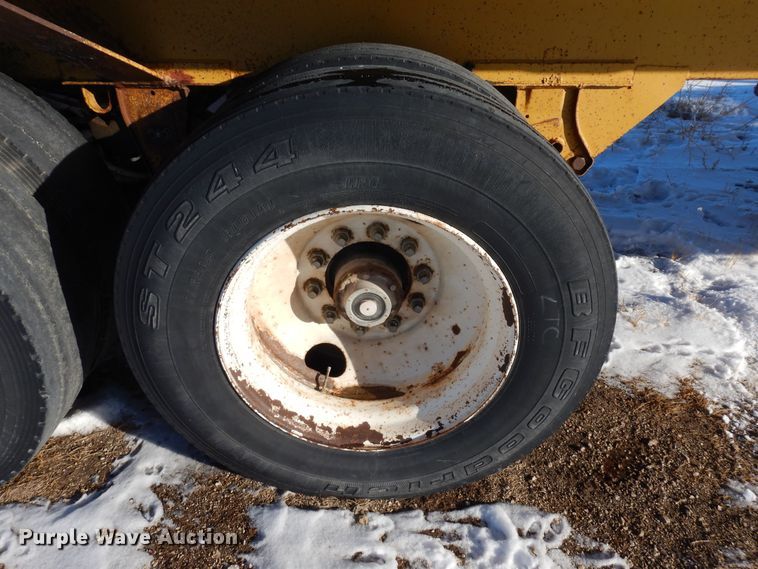 image for item DF8325 1986 Red River  bottom dump trailer