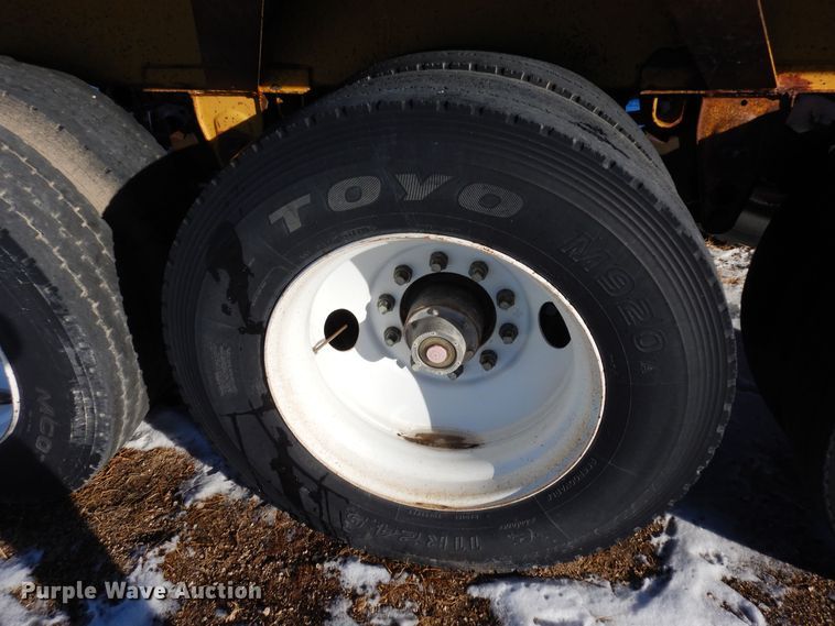 image for item DF8325 1986 Red River  bottom dump trailer