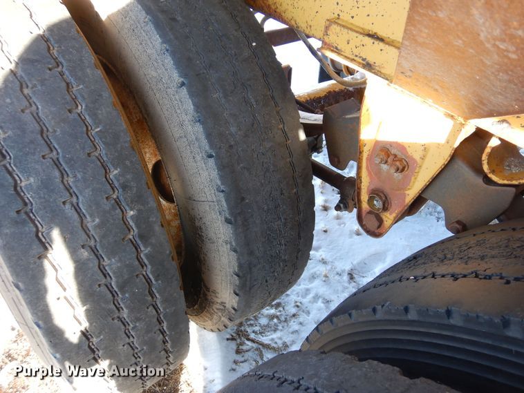 image for item DF8325 1986 Red River  bottom dump trailer