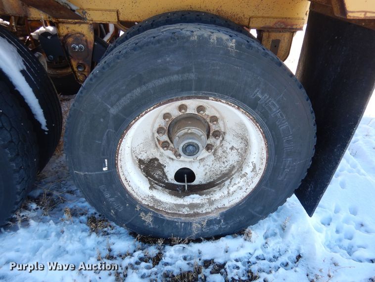 image for item DF8325 1986 Red River  bottom dump trailer