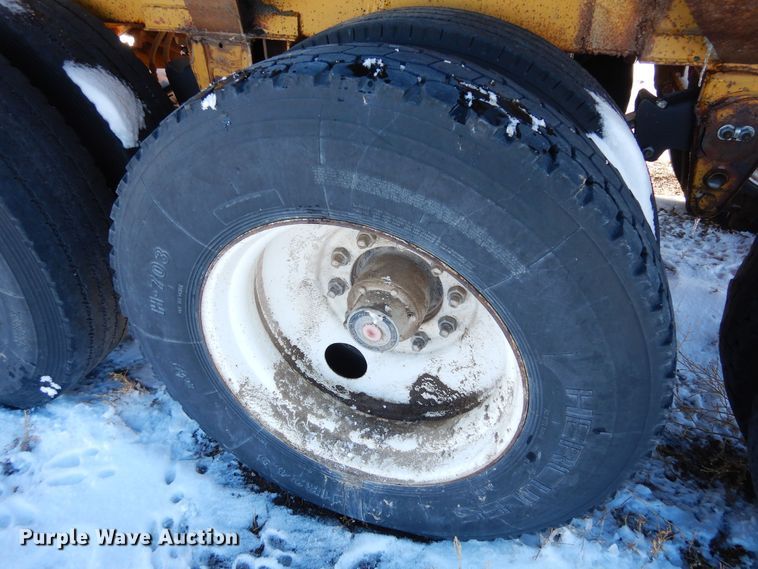 image for item DF8325 1986 Red River  bottom dump trailer