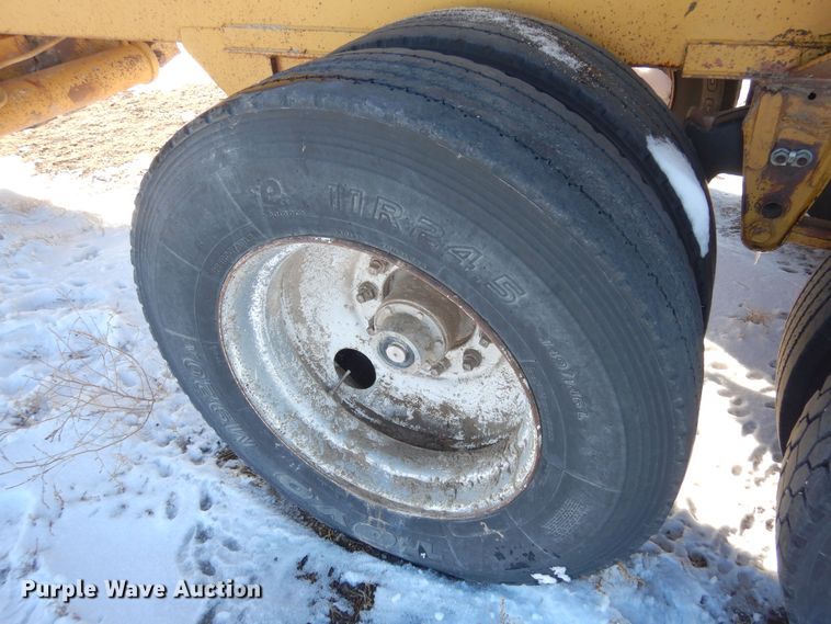 image for item DF8325 1986 Red River  bottom dump trailer