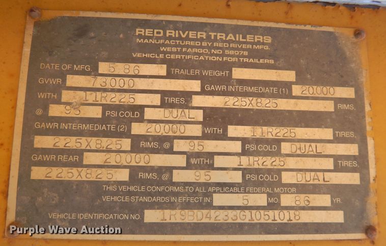 image for item DF8325 1986 Red River  bottom dump trailer