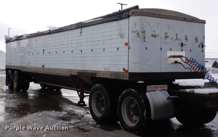 image for item DF8330 1972 Timpte TT103WTH  grain trailer