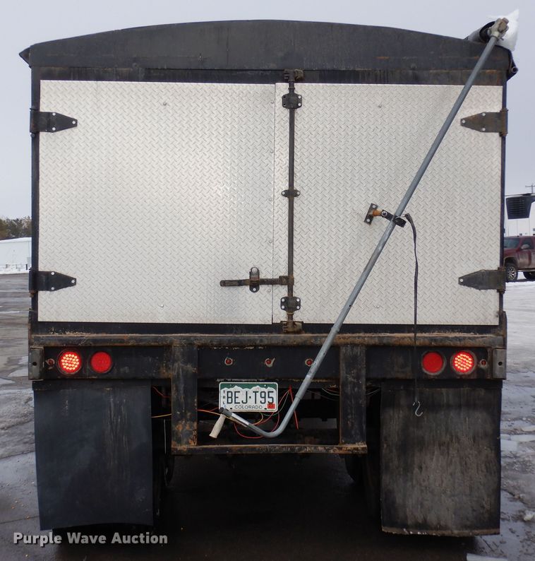 image for item DF8330 1972 Timpte TT103WTH  grain trailer