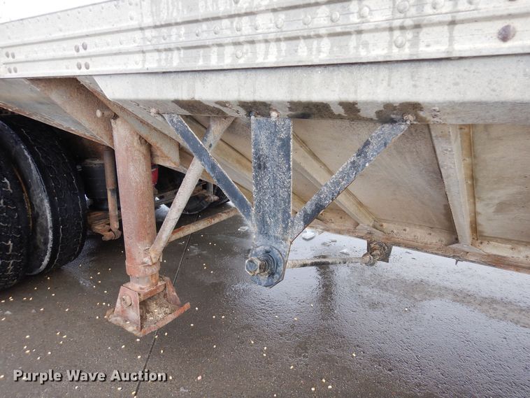 image for item DF8330 1972 Timpte TT103WTH  grain trailer