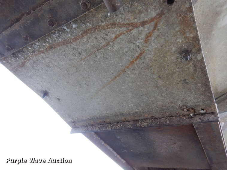 image for item DF8330 1972 Timpte TT103WTH  grain trailer