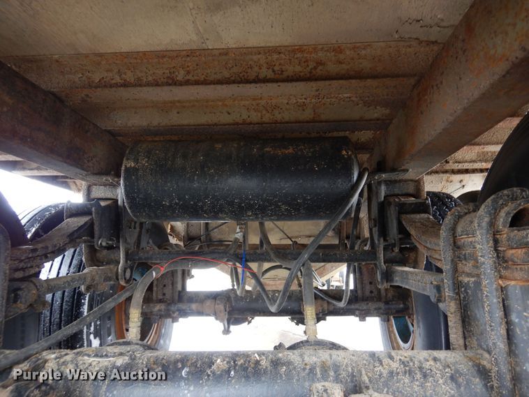 image for item DF8330 1972 Timpte TT103WTH  grain trailer