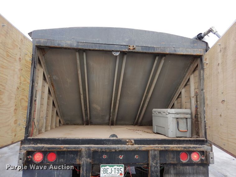 image for item DF8330 1972 Timpte TT103WTH  grain trailer