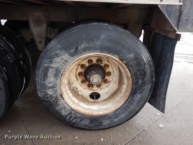 image for item DF8330 1972 Timpte TT103WTH  grain trailer