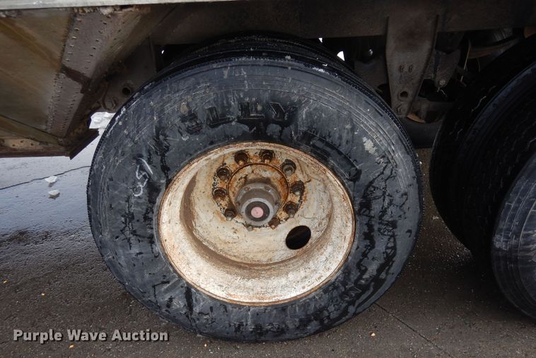 image for item DF8330 1972 Timpte TT103WTH  grain trailer