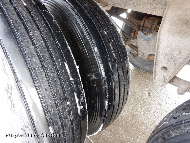 image for item DF8330 1972 Timpte TT103WTH  grain trailer