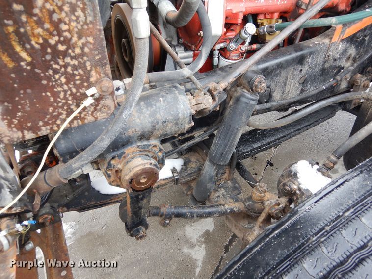 image for item DF8331 1982 International F-4370  semi truck