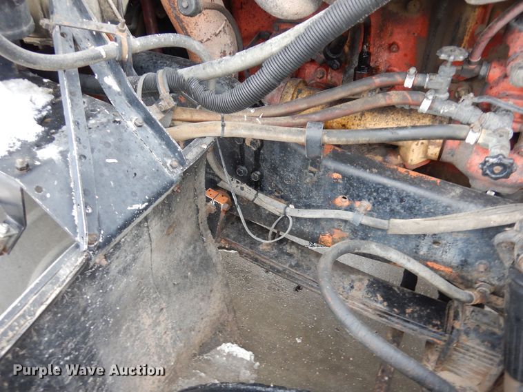 image for item DF8331 1982 International F-4370  semi truck