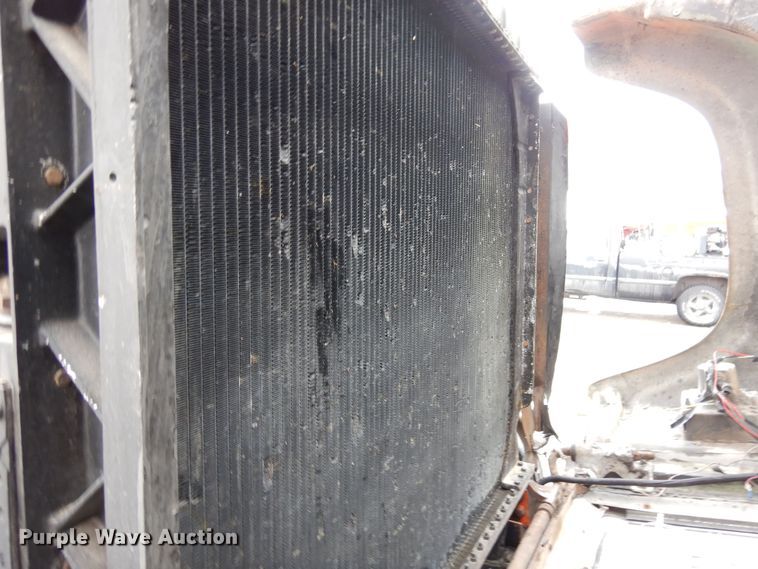 image for item DF8331 1982 International F-4370  semi truck