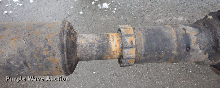 image for item DF8331 1982 International F-4370  semi truck