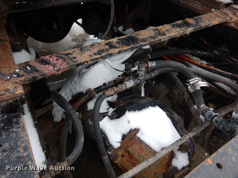 image for item DF8331 1982 International F-4370  semi truck