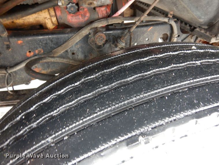 image for item DF8331 1982 International F-4370  semi truck