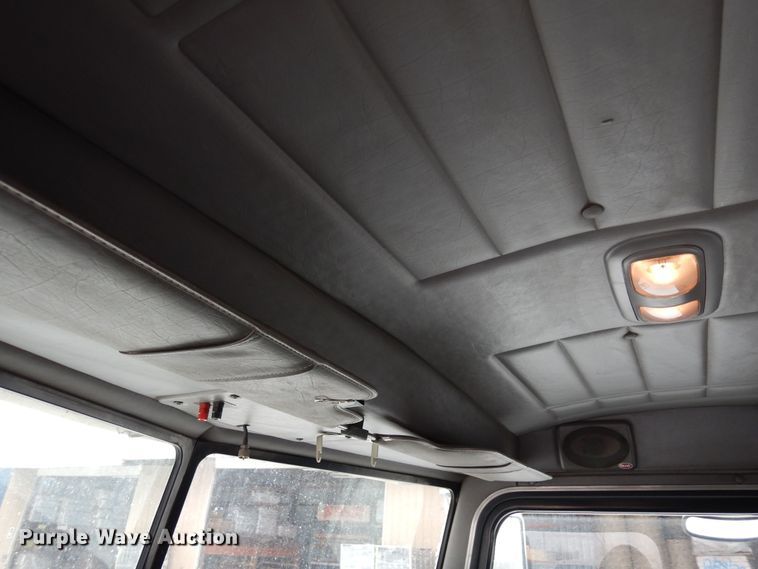 image for item DF8332 2006 Peterbilt 335  flatbed truck