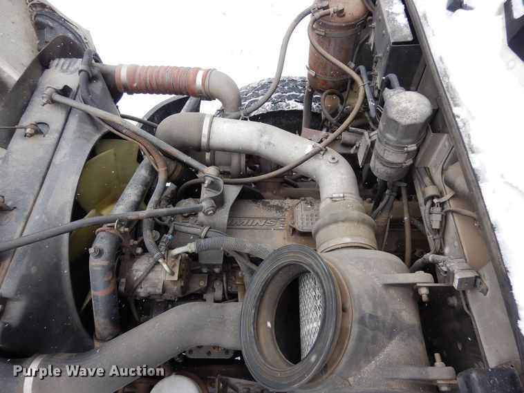 image for item DF8332 2006 Peterbilt 335  flatbed truck