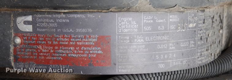 image for item DF8332 2006 Peterbilt 335  flatbed truck