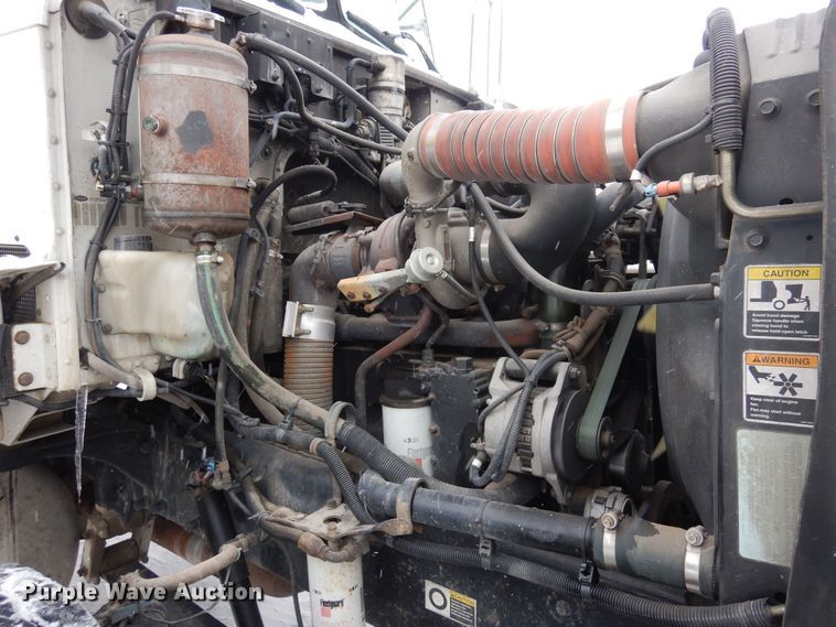 image for item DF8332 2006 Peterbilt 335  flatbed truck