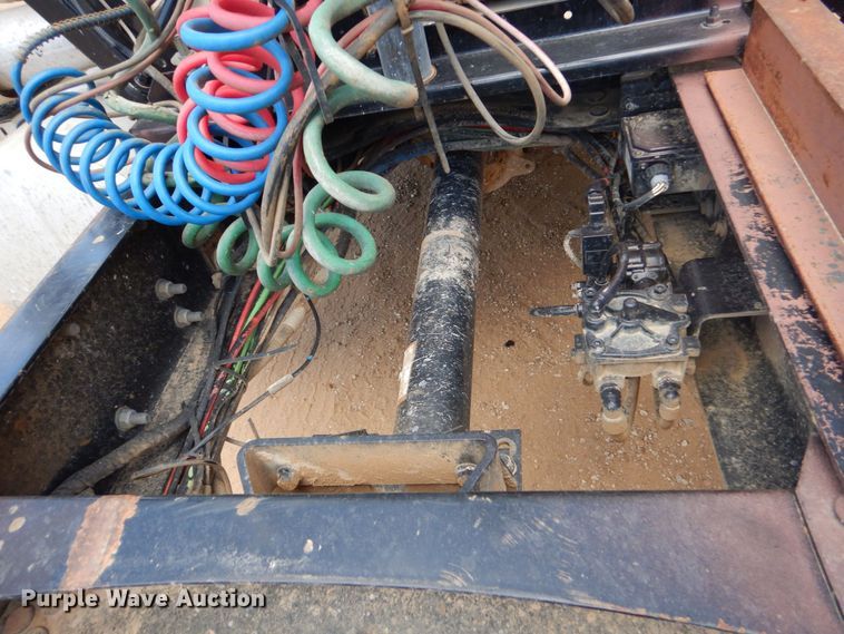 image for item DK6999 2010 Mack CHU613  semi truck