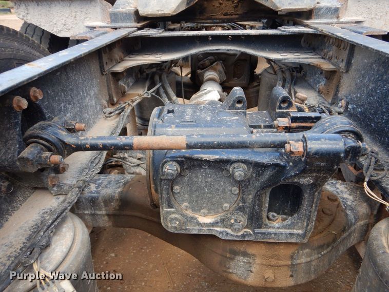 image for item DK6999 2010 Mack CHU613  semi truck