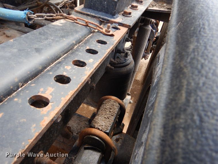 image for item DK6999 2010 Mack CHU613  semi truck