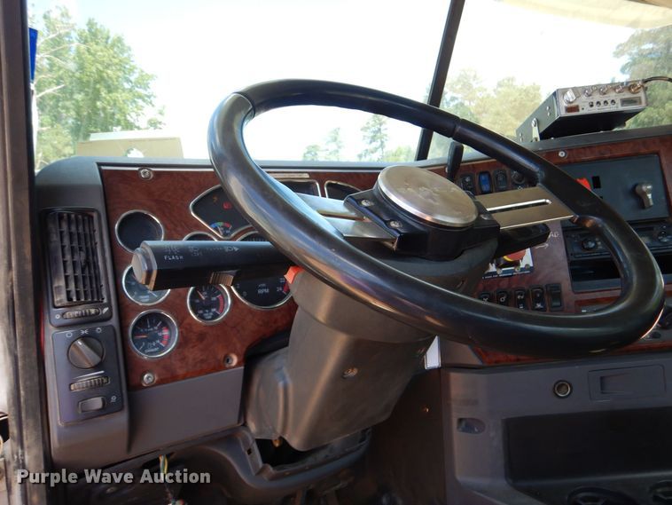 image for item DK6999 2010 Mack CHU613  semi truck