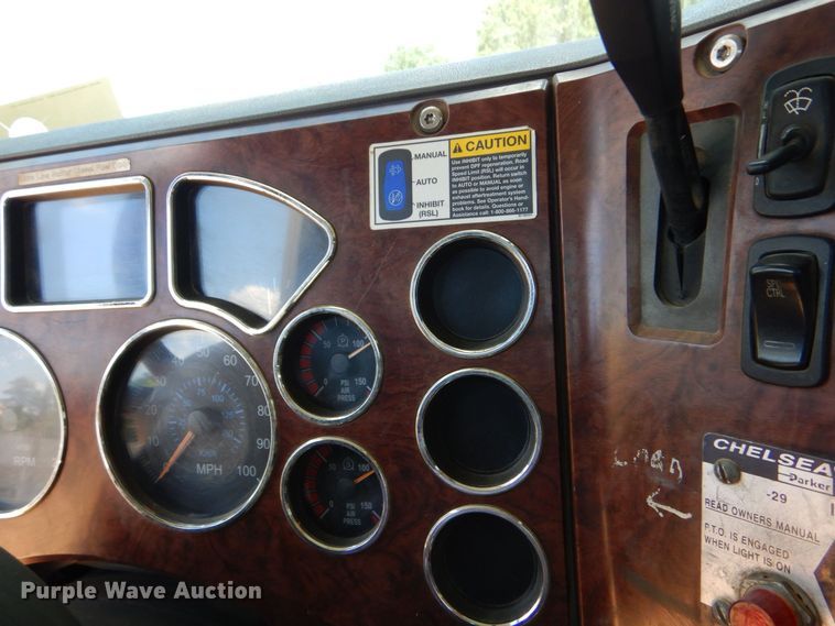 image for item DK6999 2010 Mack CHU613  semi truck