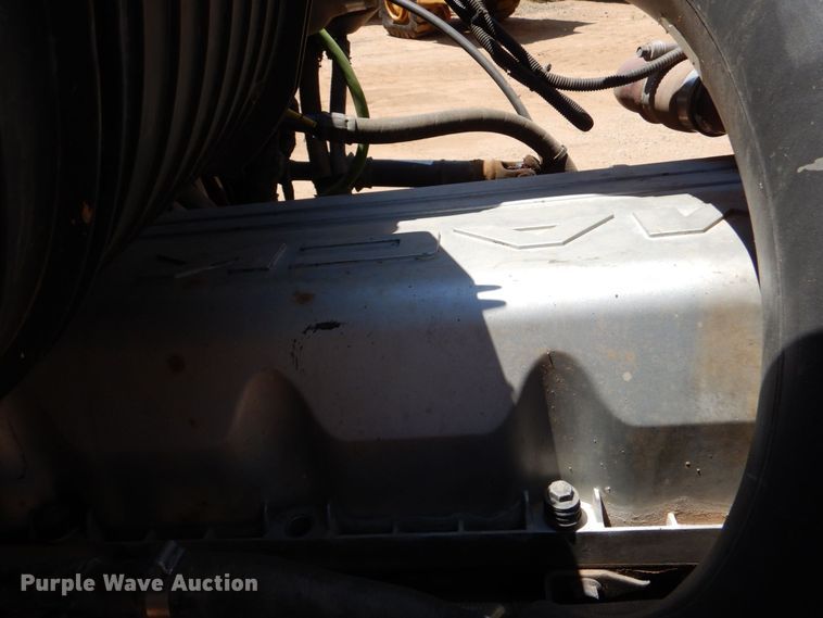 image for item DK6999 2010 Mack CHU613  semi truck