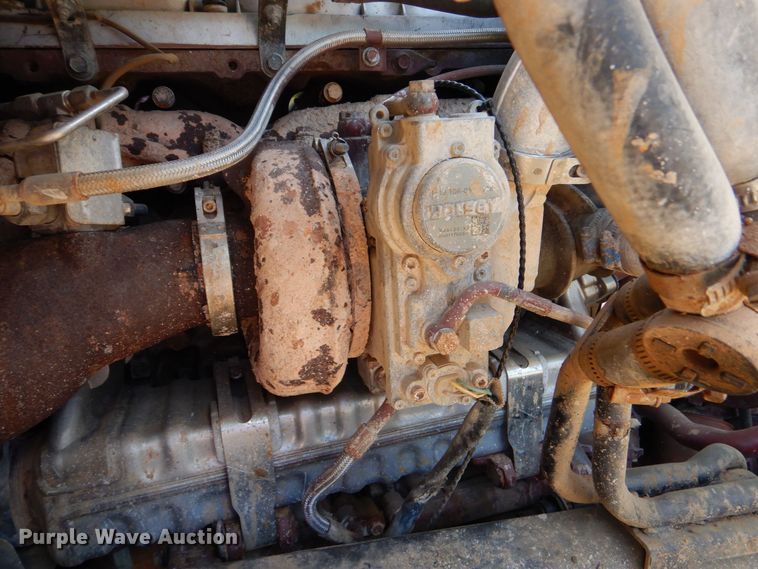 image for item DK6999 2010 Mack CHU613  semi truck